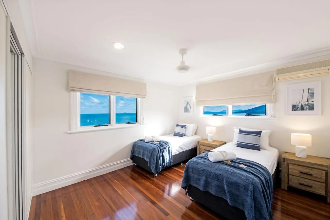 Airlie Beach Seaviews Airlie Beach